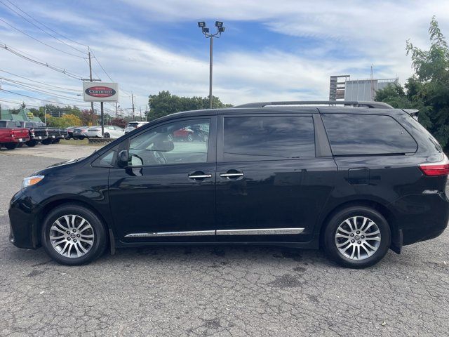 2020 Toyota Sienna XLE