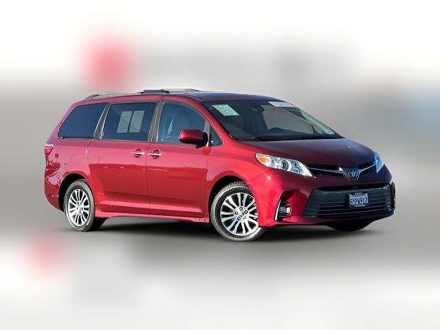 2020 Toyota Sienna XLE Auto Access Seat