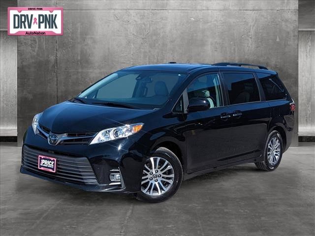 2020 Toyota Sienna XLE