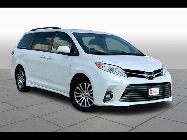 2020 Toyota Sienna XLE Auto Access Seat