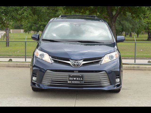 2020 Toyota Sienna XLE Auto Access Seat