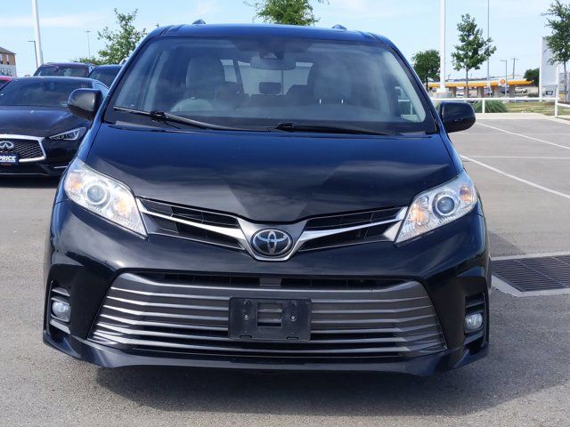 2020 Toyota Sienna XLE