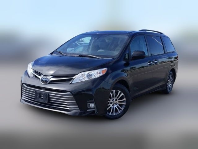 2020 Toyota Sienna XLE