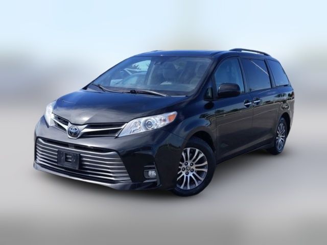 2020 Toyota Sienna XLE