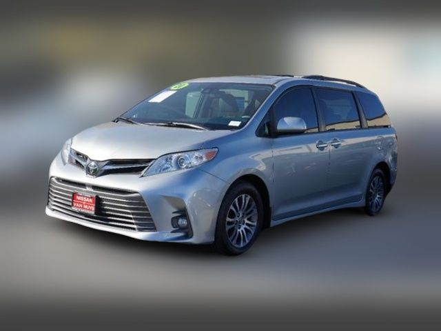 2020 Toyota Sienna XLE Auto Access Seat