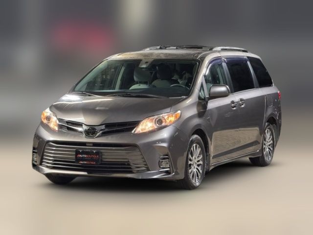 2020 Toyota Sienna XLE Auto Access Seat