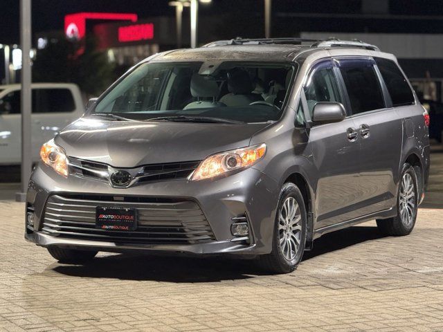 2020 Toyota Sienna XLE Auto Access Seat