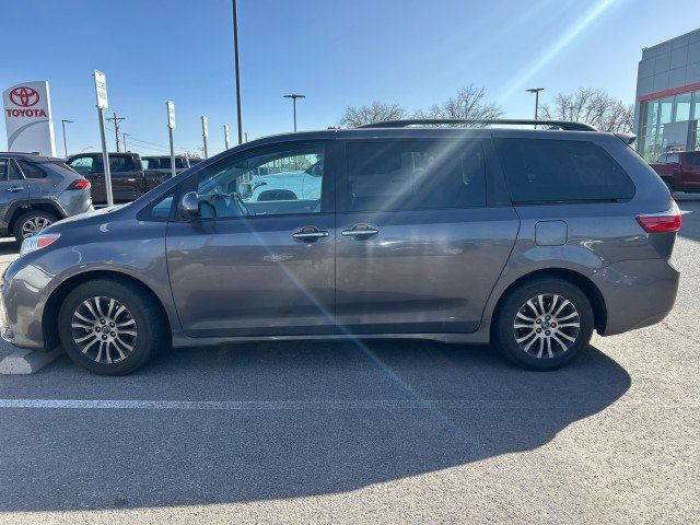 2020 Toyota Sienna XLE Auto Access Seat