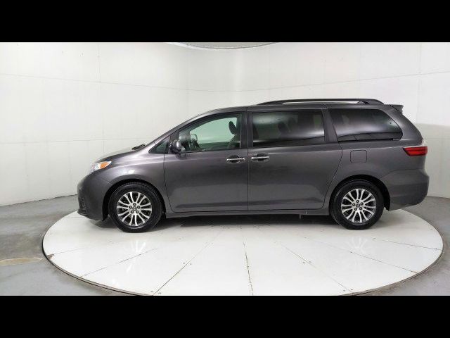 2020 Toyota Sienna XLE Auto Access Seat