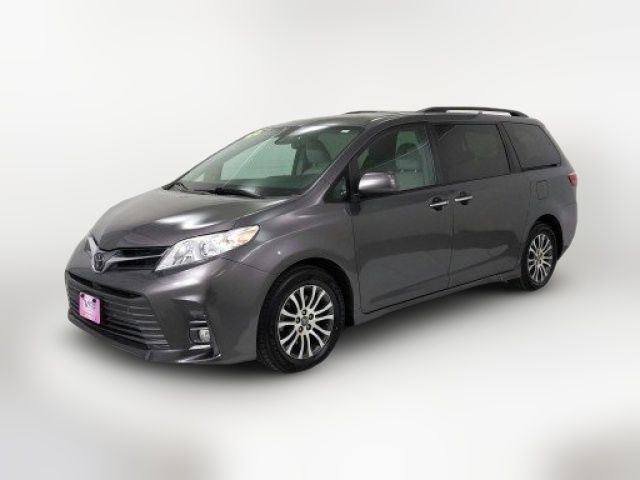 2020 Toyota Sienna XLE Auto Access Seat