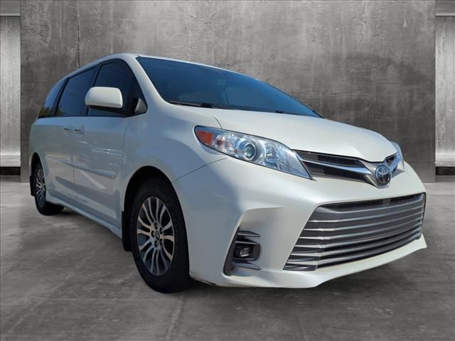 2020 Toyota Sienna XLE Premium