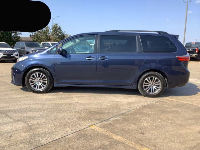 2020 Toyota Sienna XLE Premium