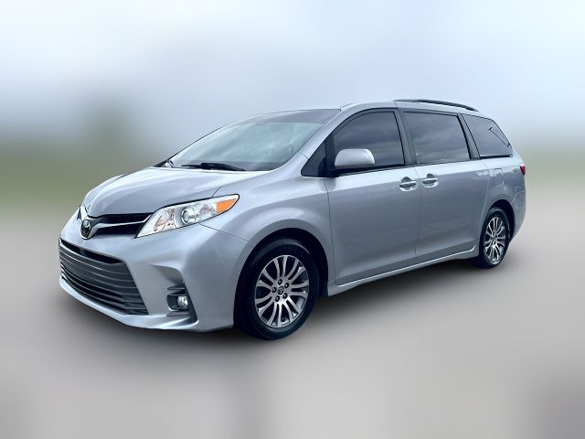 2020 Toyota Sienna XLE Auto Access Seat