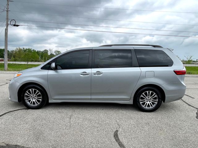 2020 Toyota Sienna XLE Auto Access Seat