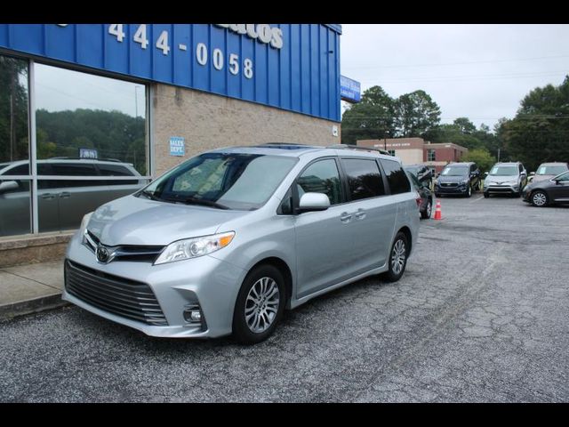 2020 Toyota Sienna XLE Auto Access Seat