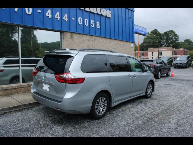 2020 Toyota Sienna XLE Auto Access Seat