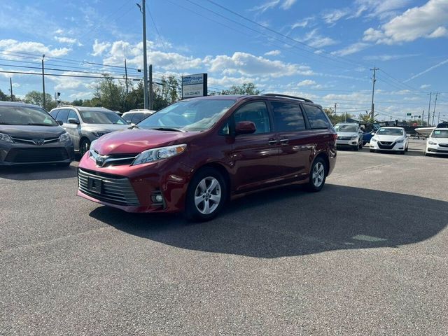 2020 Toyota Sienna XLE