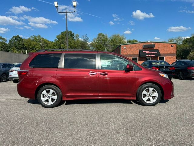 2020 Toyota Sienna XLE