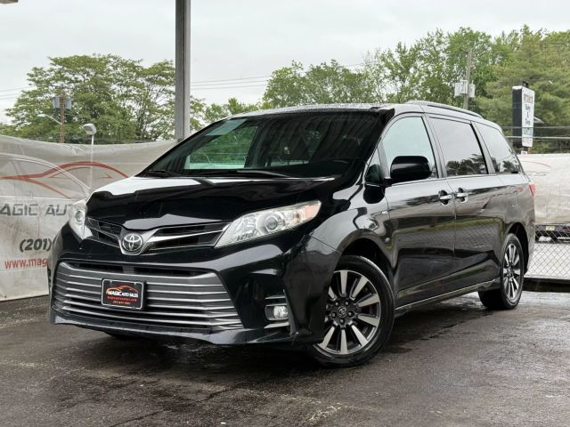 2020 Toyota Sienna XLE