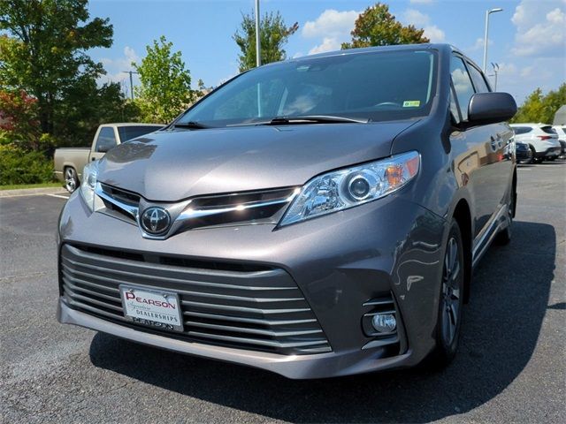 2020 Toyota Sienna XLE Premium