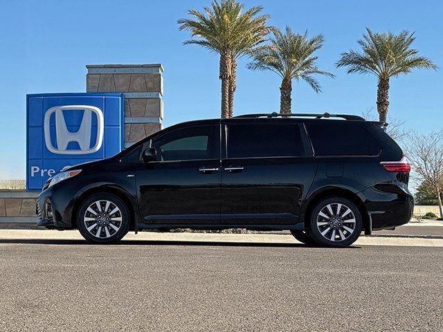 2020 Toyota Sienna XLE