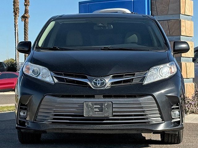 2020 Toyota Sienna XLE