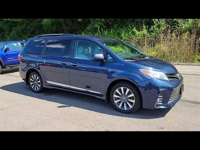 2020 Toyota Sienna XLE Premium