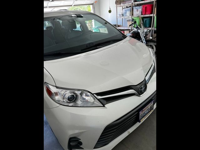 2020 Toyota Sienna XLE Premium