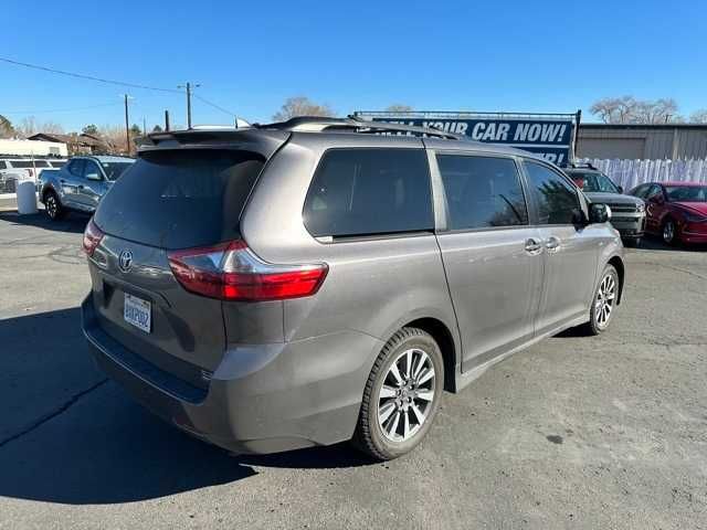 2020 Toyota Sienna XLE Premium