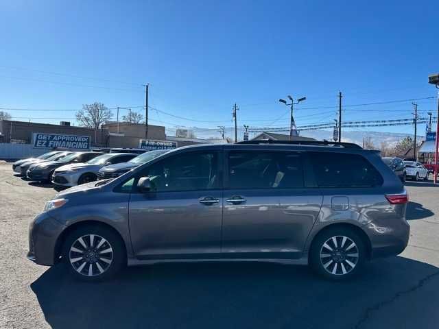 2020 Toyota Sienna XLE Premium