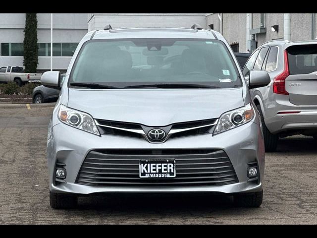 2020 Toyota Sienna XLE Premium