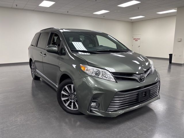 2020 Toyota Sienna XLE