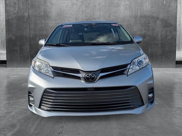 2020 Toyota Sienna XLE