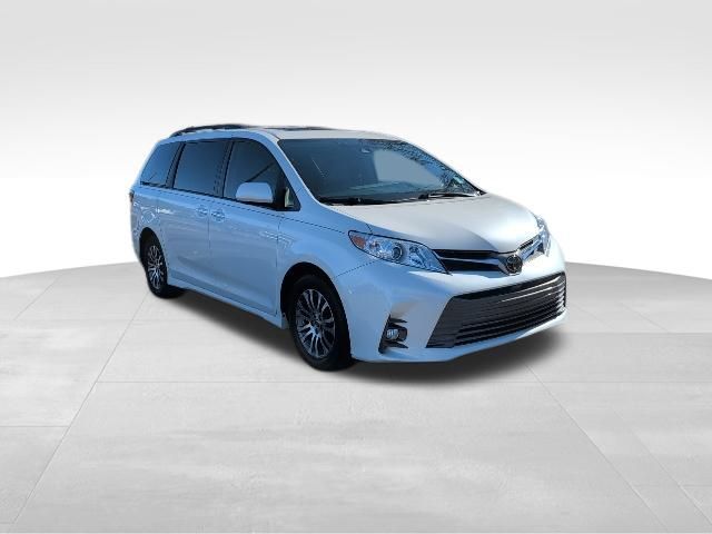 2020 Toyota Sienna XLE Premium