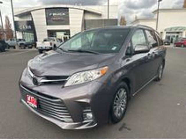 2020 Toyota Sienna XLE Premium