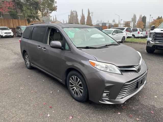 2020 Toyota Sienna XLE Premium