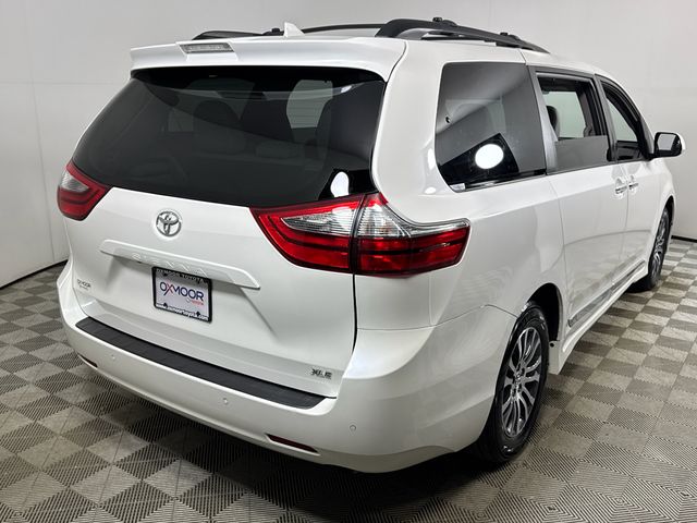 2020 Toyota Sienna XLE Premium