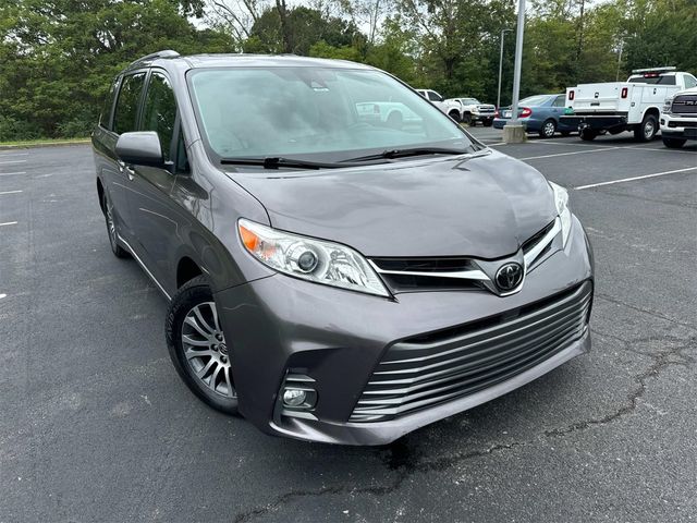 2020 Toyota Sienna XLE Premium