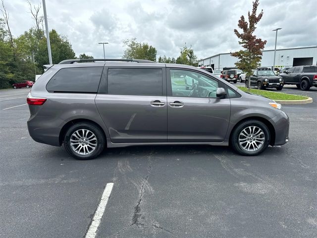 2020 Toyota Sienna XLE Premium