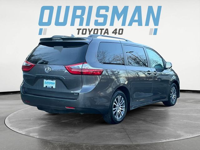 2020 Toyota Sienna XLE Premium