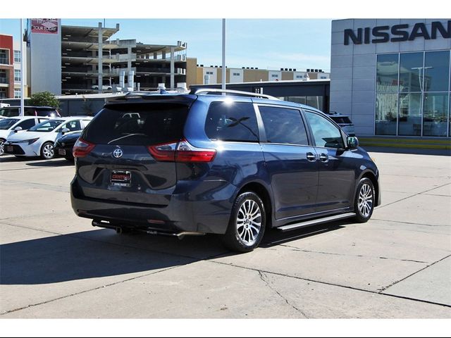 2020 Toyota Sienna XLE Premium