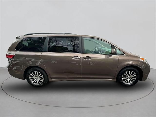 2020 Toyota Sienna XLE Premium