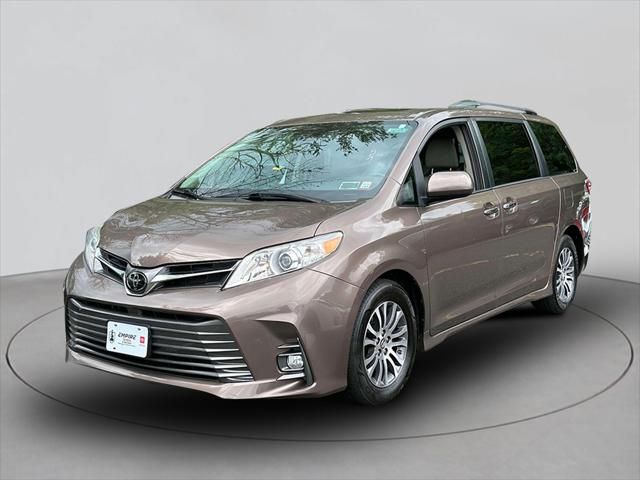 2020 Toyota Sienna XLE Premium