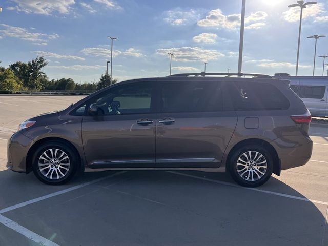 2020 Toyota Sienna XLE Premium