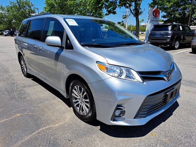 2020 Toyota Sienna XLE Premium