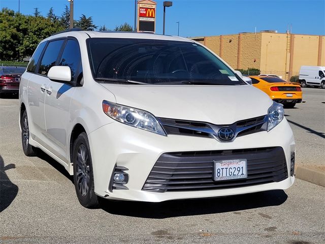 2020 Toyota Sienna XLE Auto Access Seat