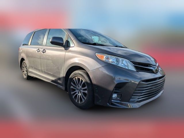 2020 Toyota Sienna XLE Premium