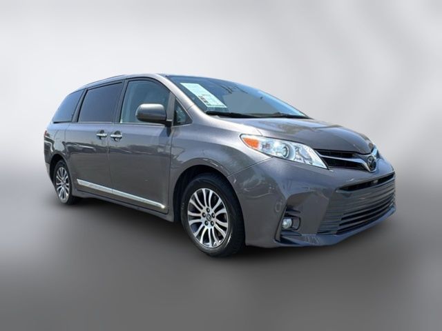2020 Toyota Sienna XLE Premium