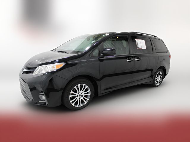 2020 Toyota Sienna XLE Auto Access Seat