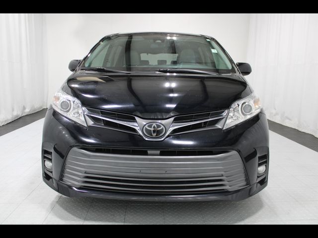 2020 Toyota Sienna XLE Auto Access Seat